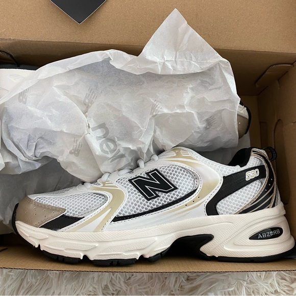 ❌SOLD❌ NWT New Balance 530 White Light Gold Black Men’s 7 | EU 40 | Women’s 8.5 - Picture 4 of 15